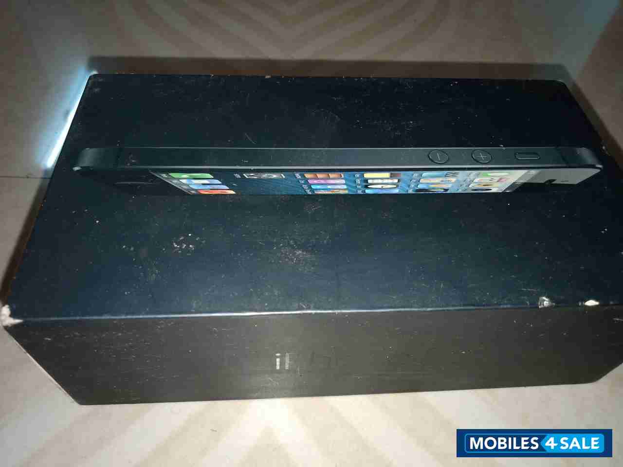 Apple  iPhone 5 16GB