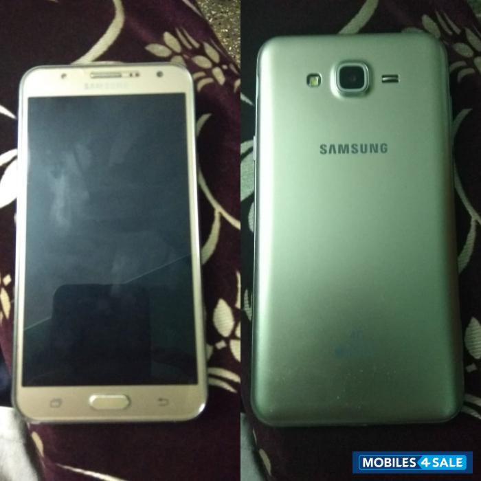 Gold Samsung  Galaxy j7