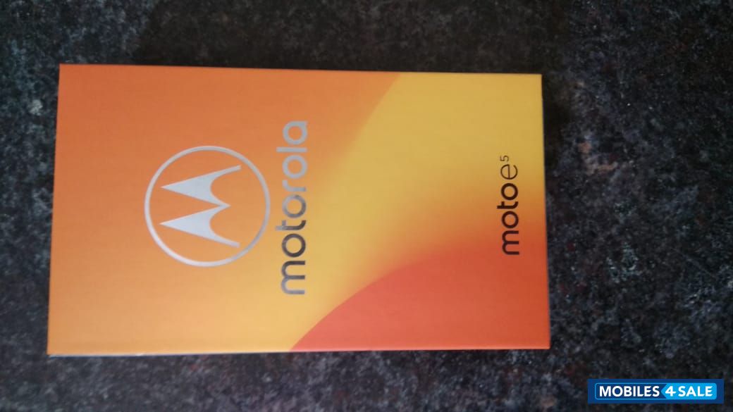 Motorola  MOTO e5