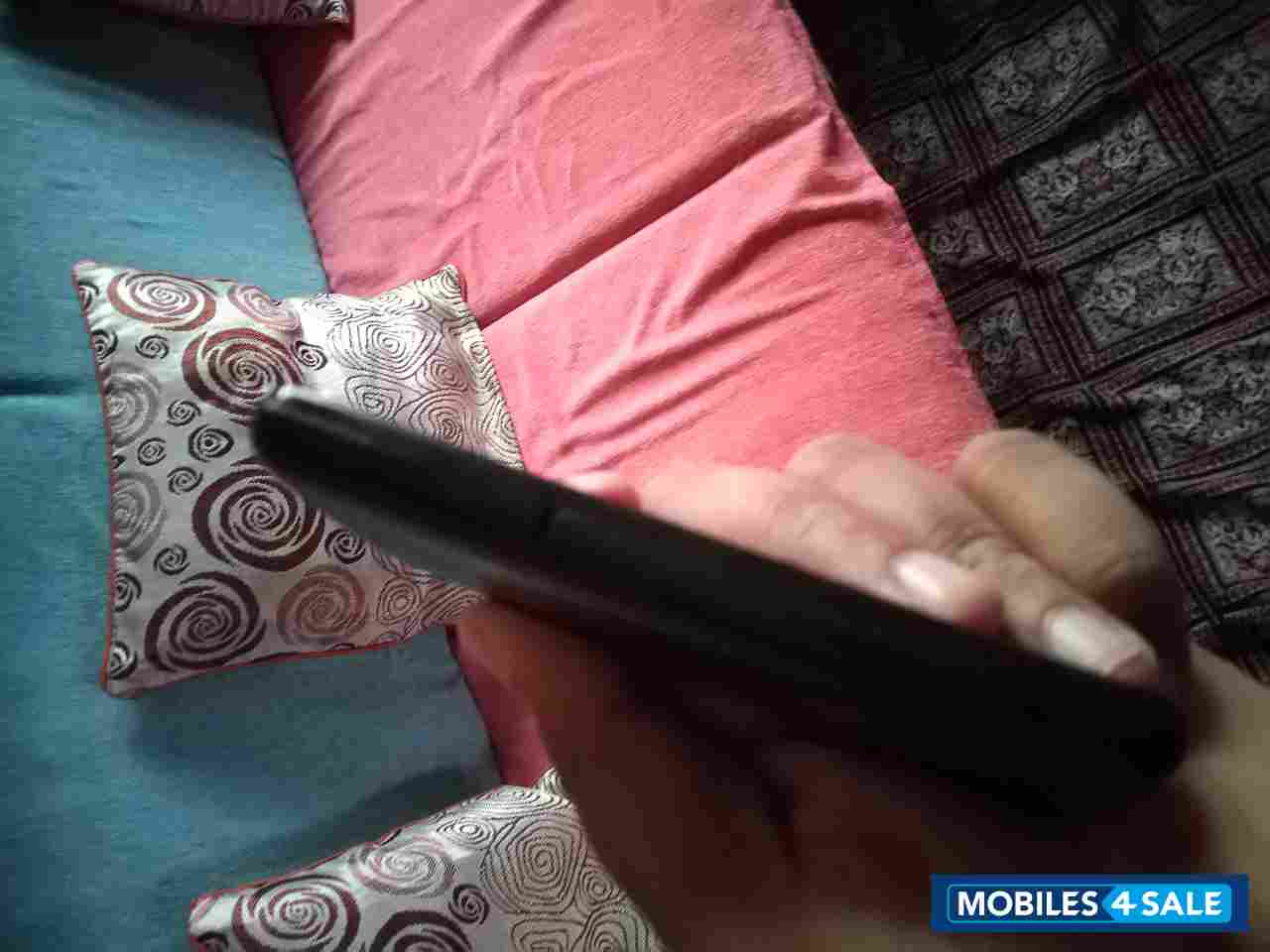 Black Nokia  206