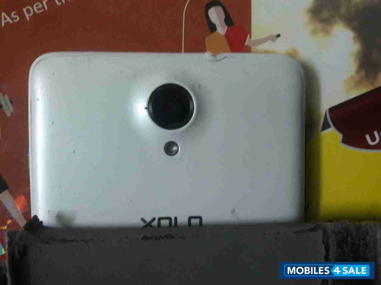 White Xolo  Q 1000