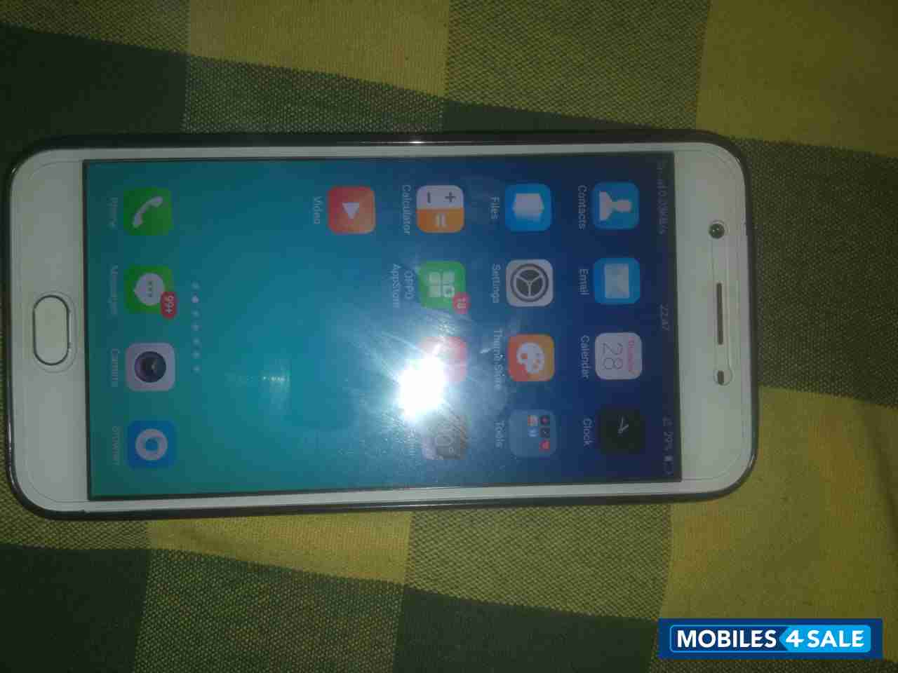 Gold Oppo  F1s