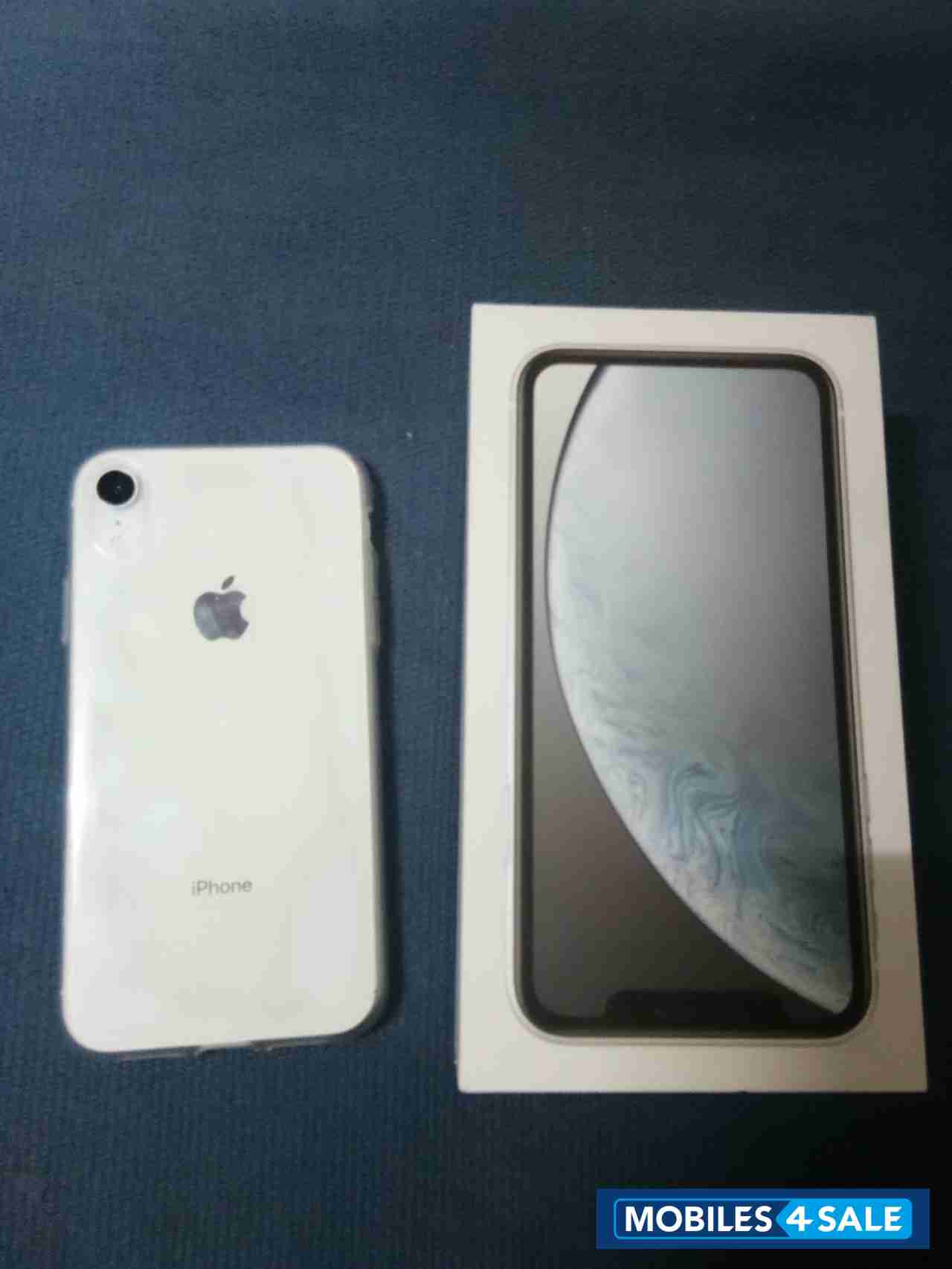 Apple  XR 64 gb