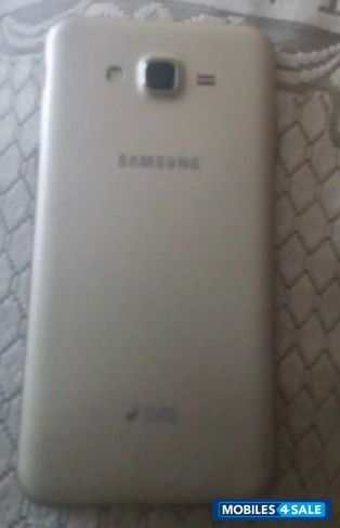 Samsung  Galaxy j7 nxt