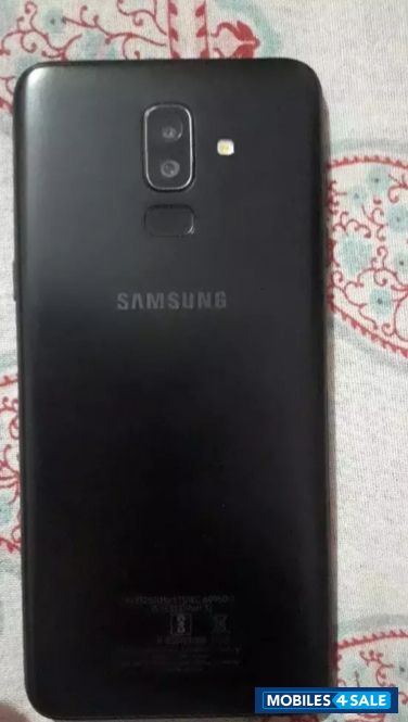 Samsung  J8