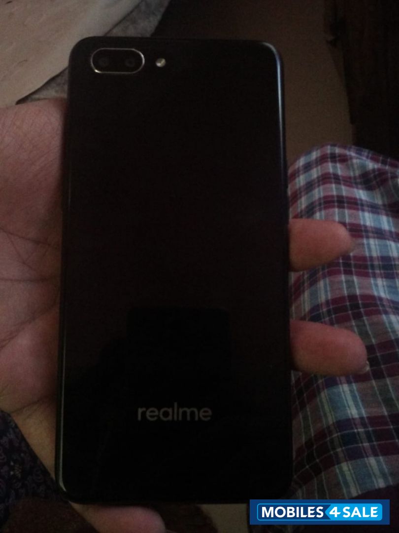 Black Realme  C1