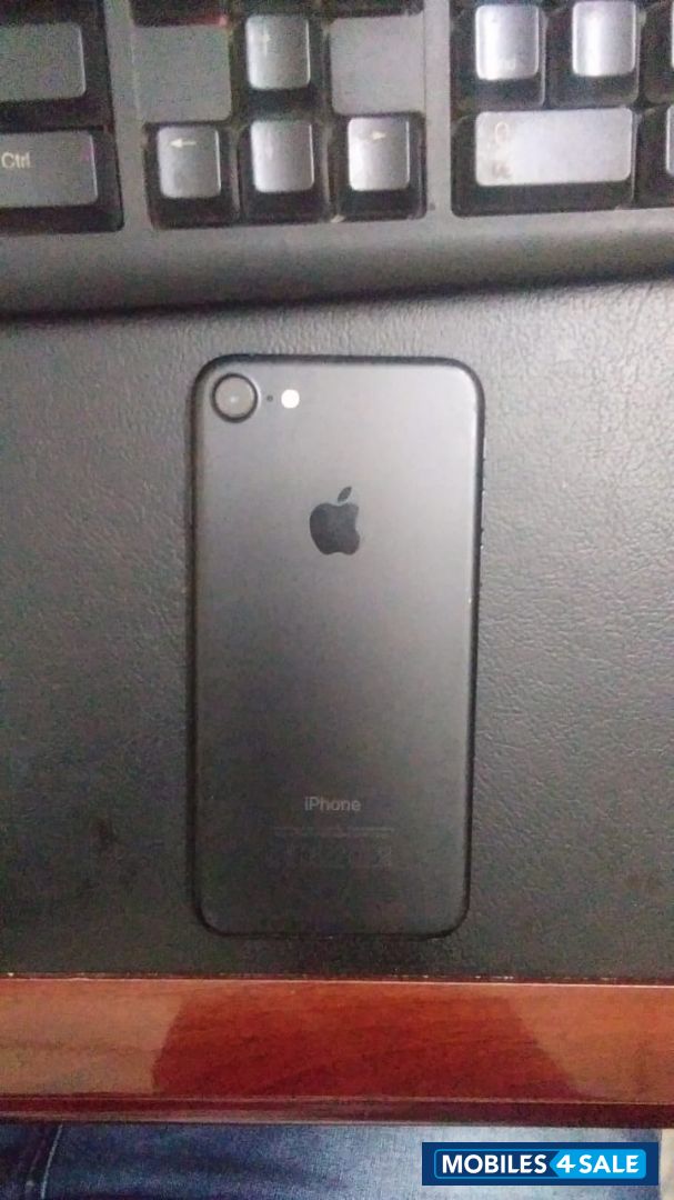 Apple  Iphone 7 32 gb matt black