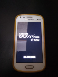 Samsung  GT-S7562