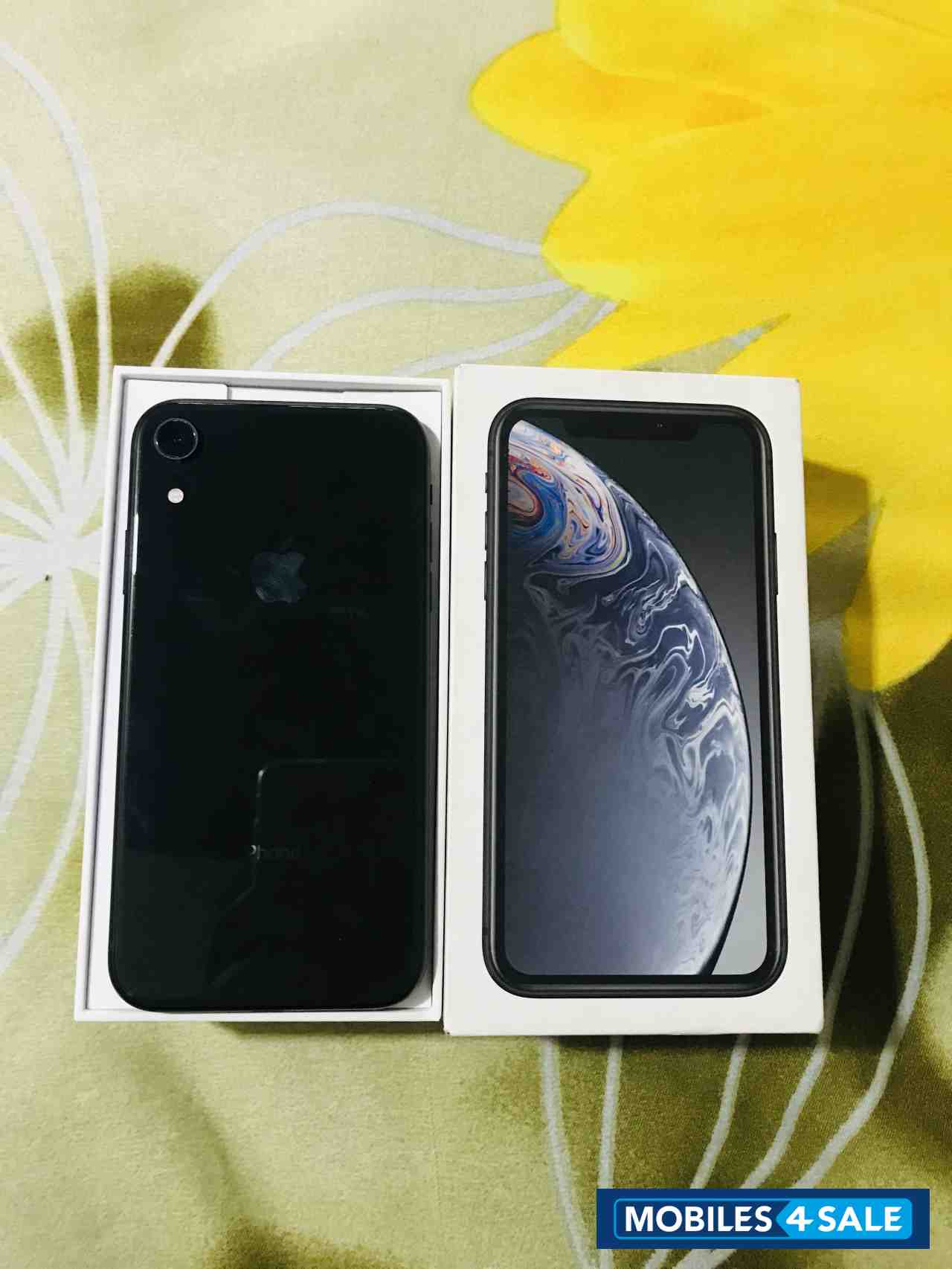 Apple  iPhone XR