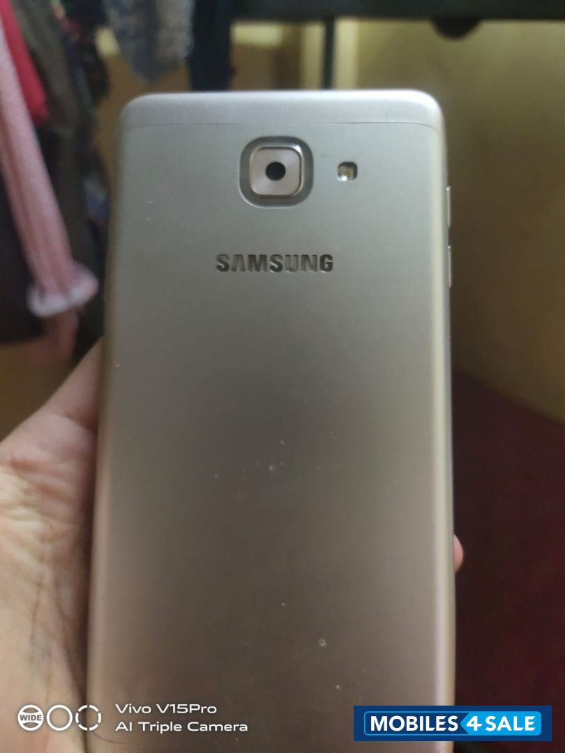 Samsung  Galaxy j7 max