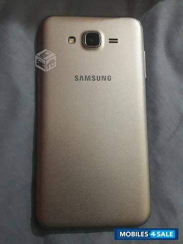 Samsung  J7