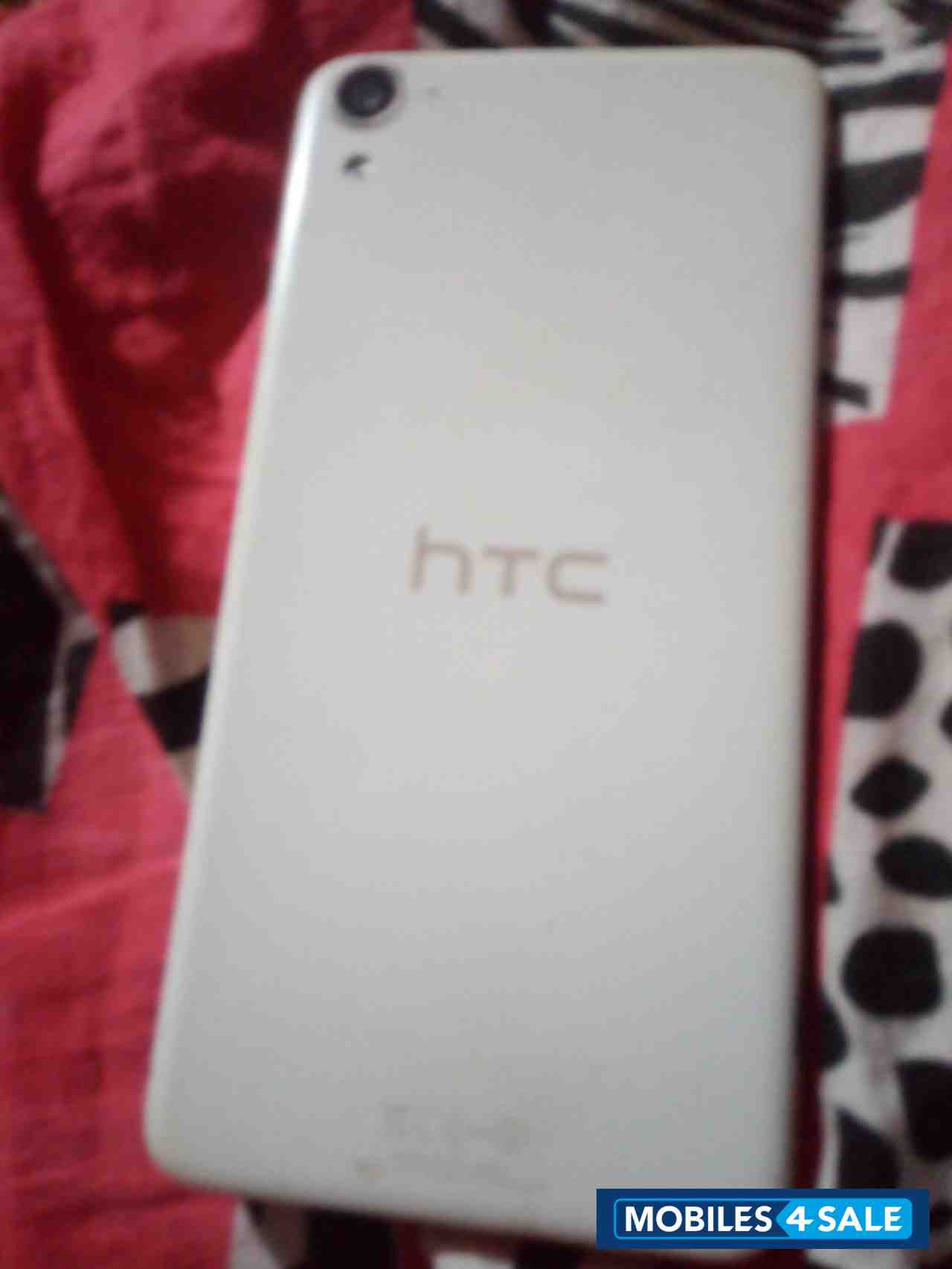 White HTC  Desire 826