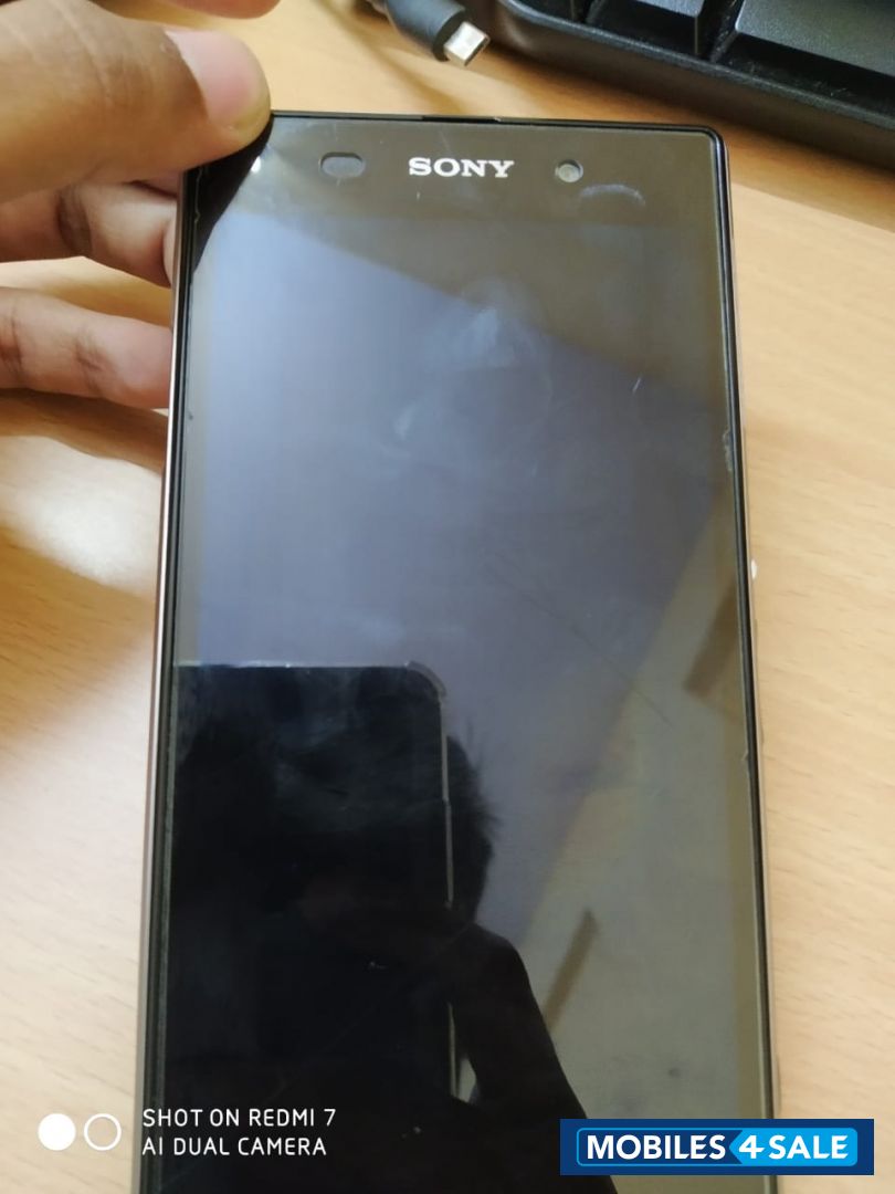 Black Sony Xperia Z1