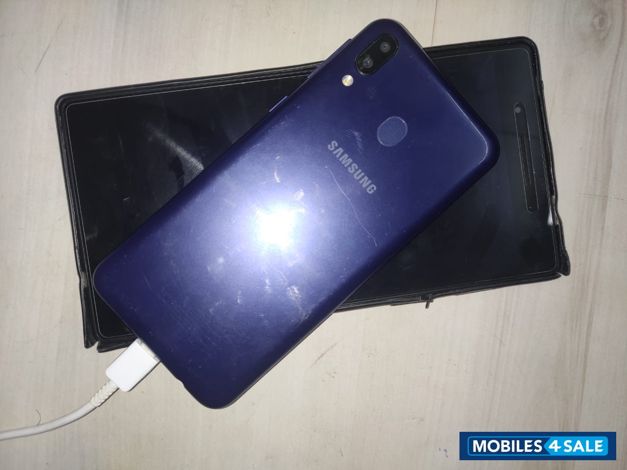 Samsung  Galaxy M20