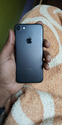 Apple  iPhone 7