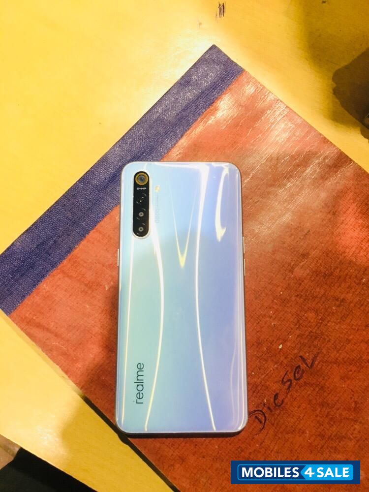 Realme  Xt