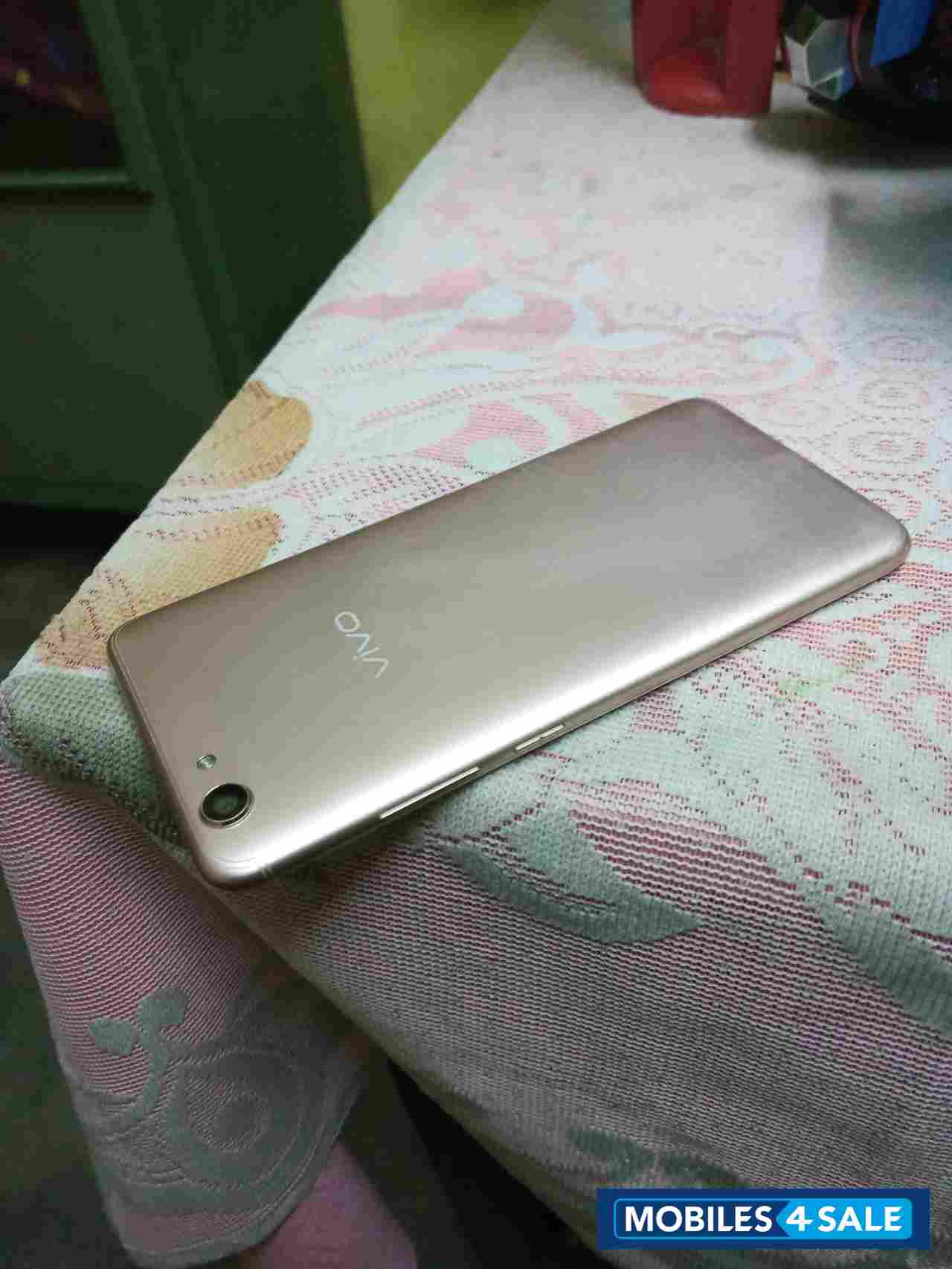 Vivo  Y71