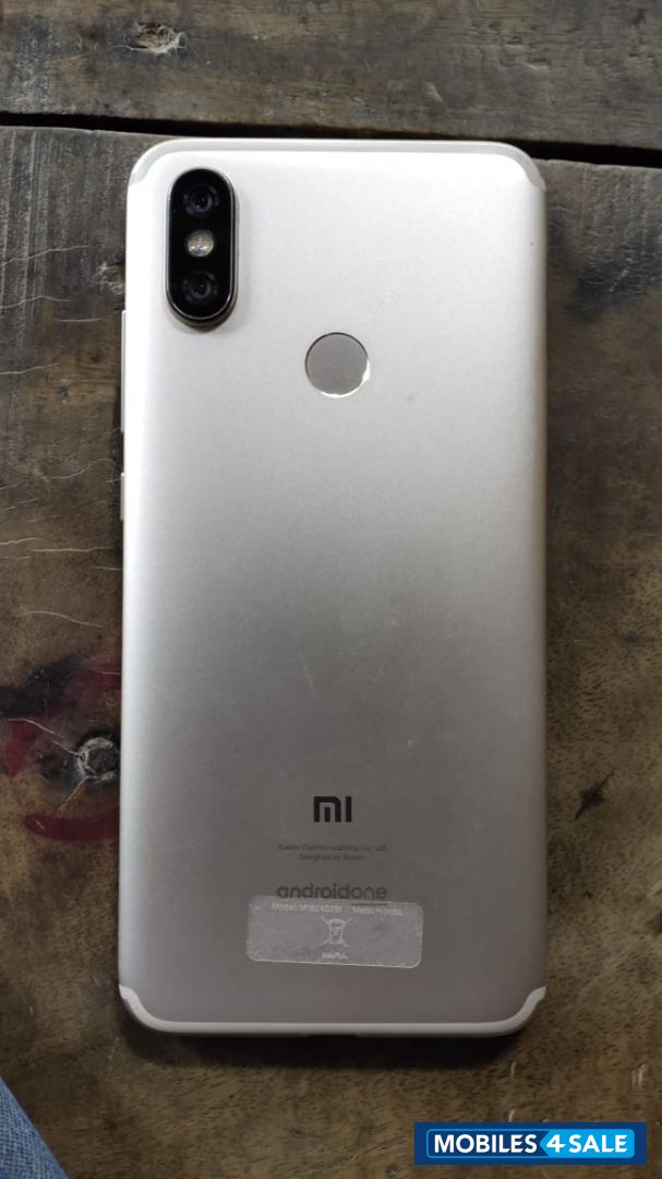 Gold Xiaomi  Mi A2