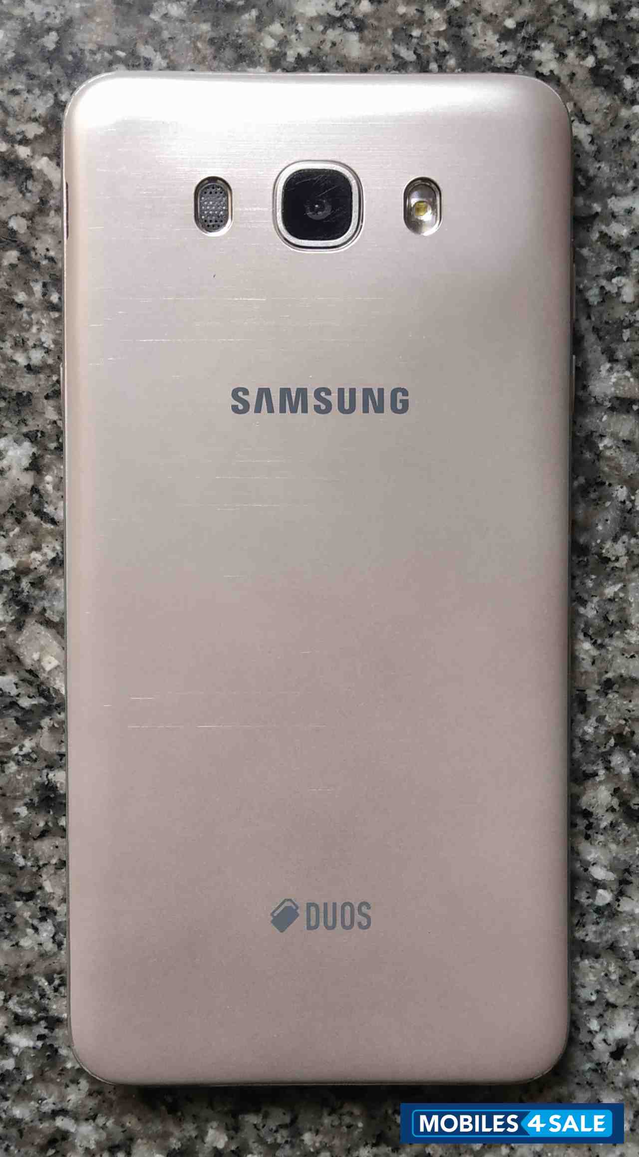 Gold Samsung  Galaxy J7 2016