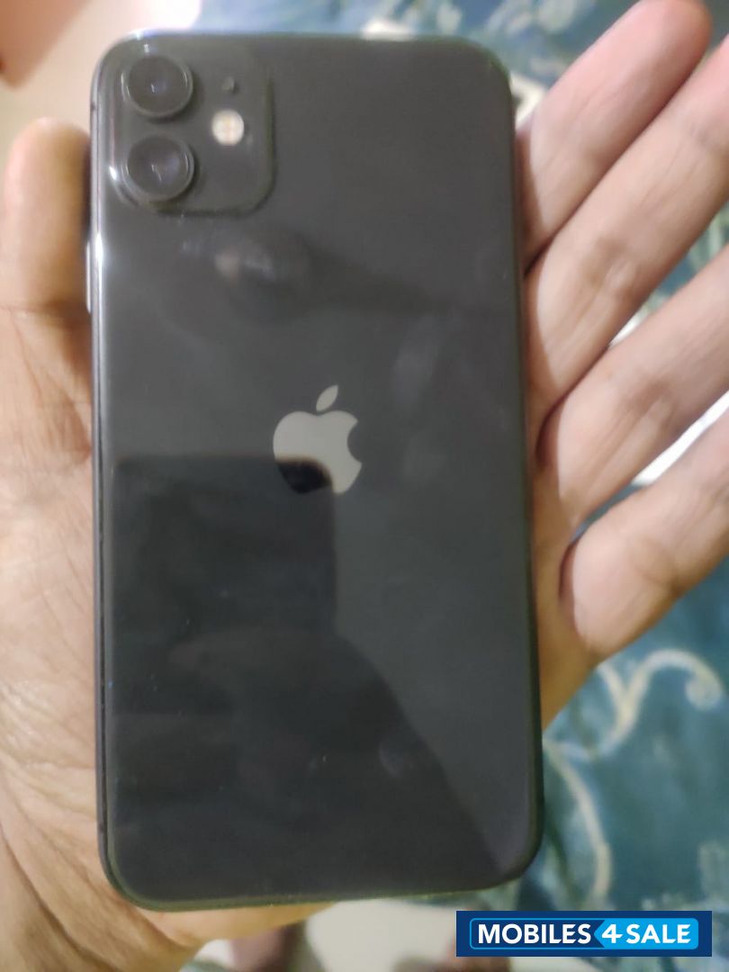 Black Apple  I phone 11