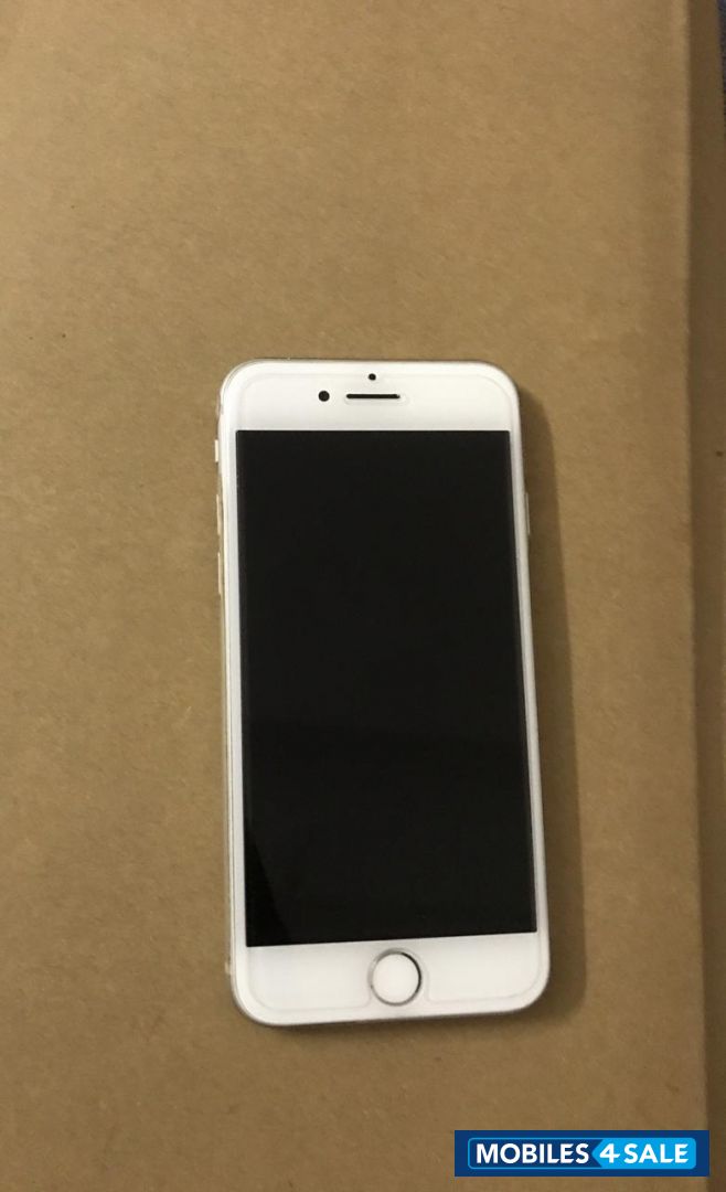 White Apple  Iphone8