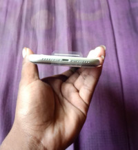 Apple  iPhone 11