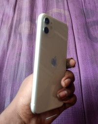 Apple  iPhone 11