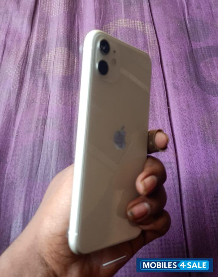 Apple  iPhone 11