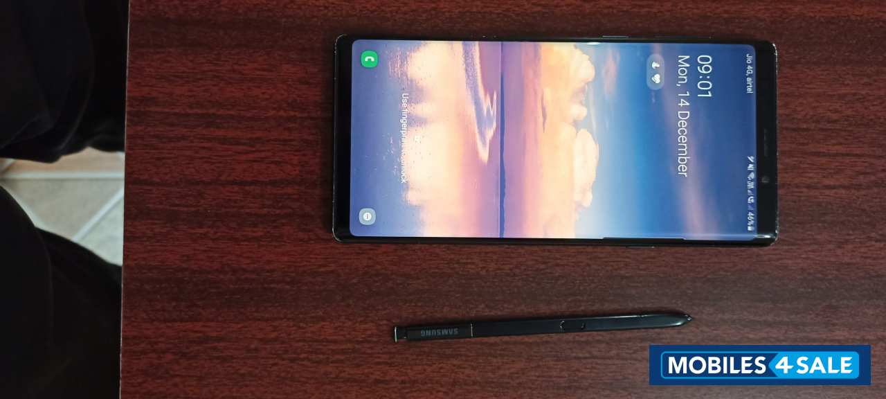 Black Samsung Galaxy Note 9