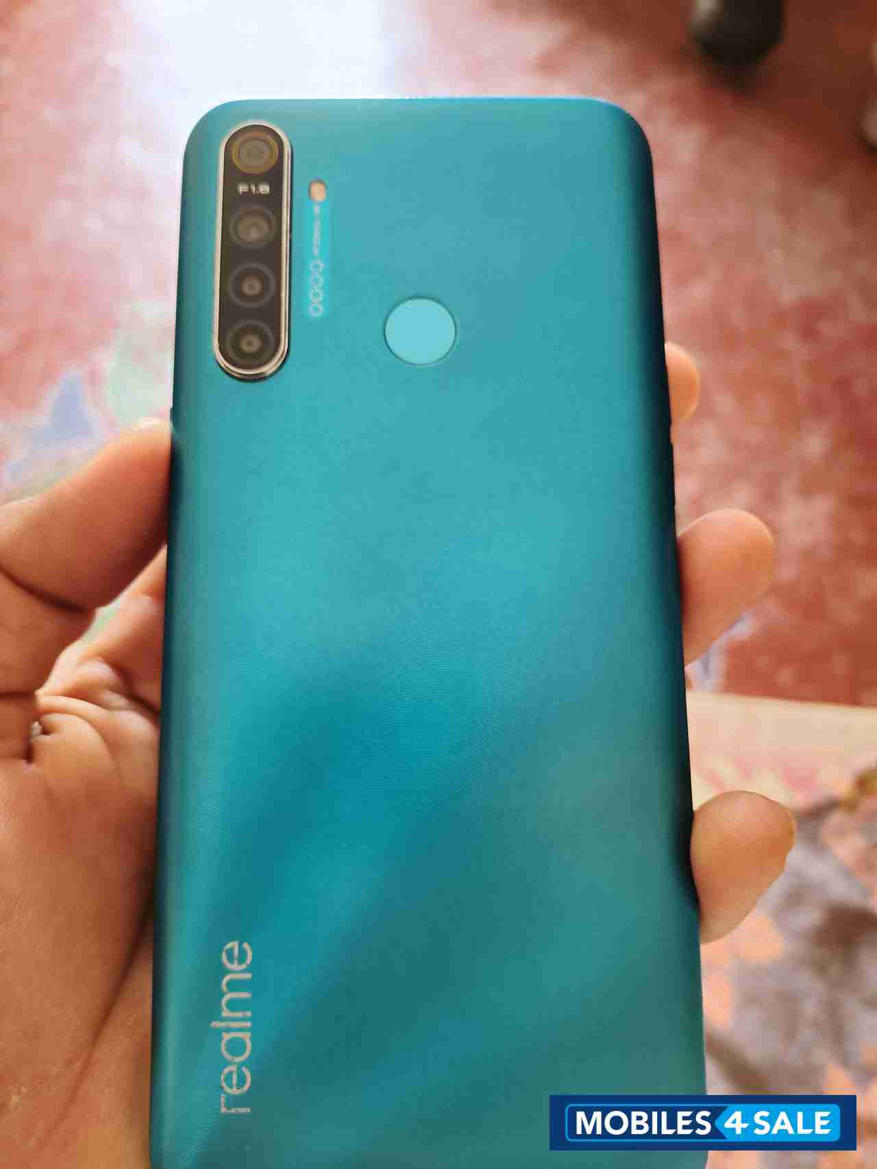 Blue Realme  5i