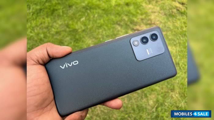 Black/golden Vivo  V23 5G