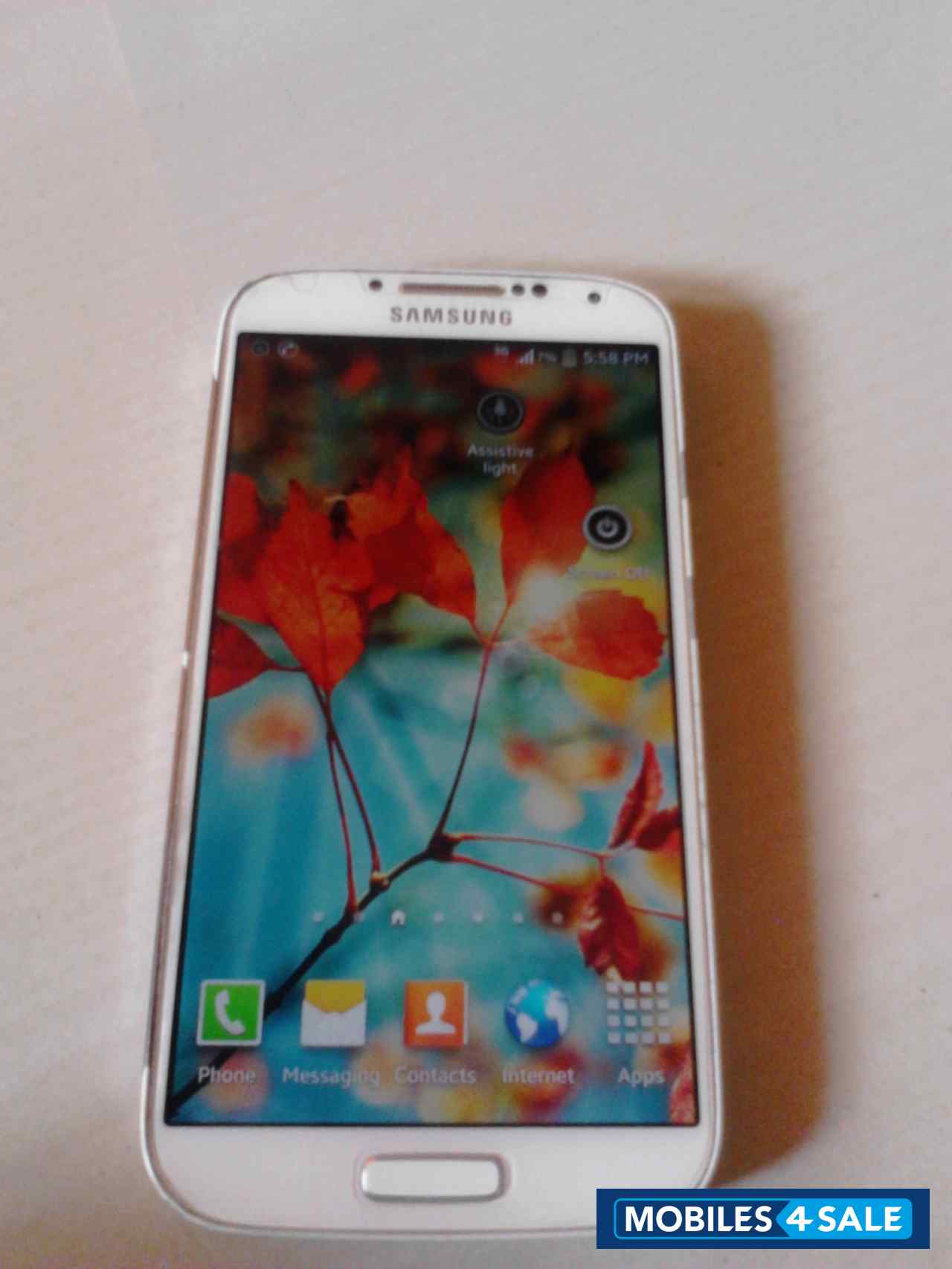 White Samsung Galaxy S4