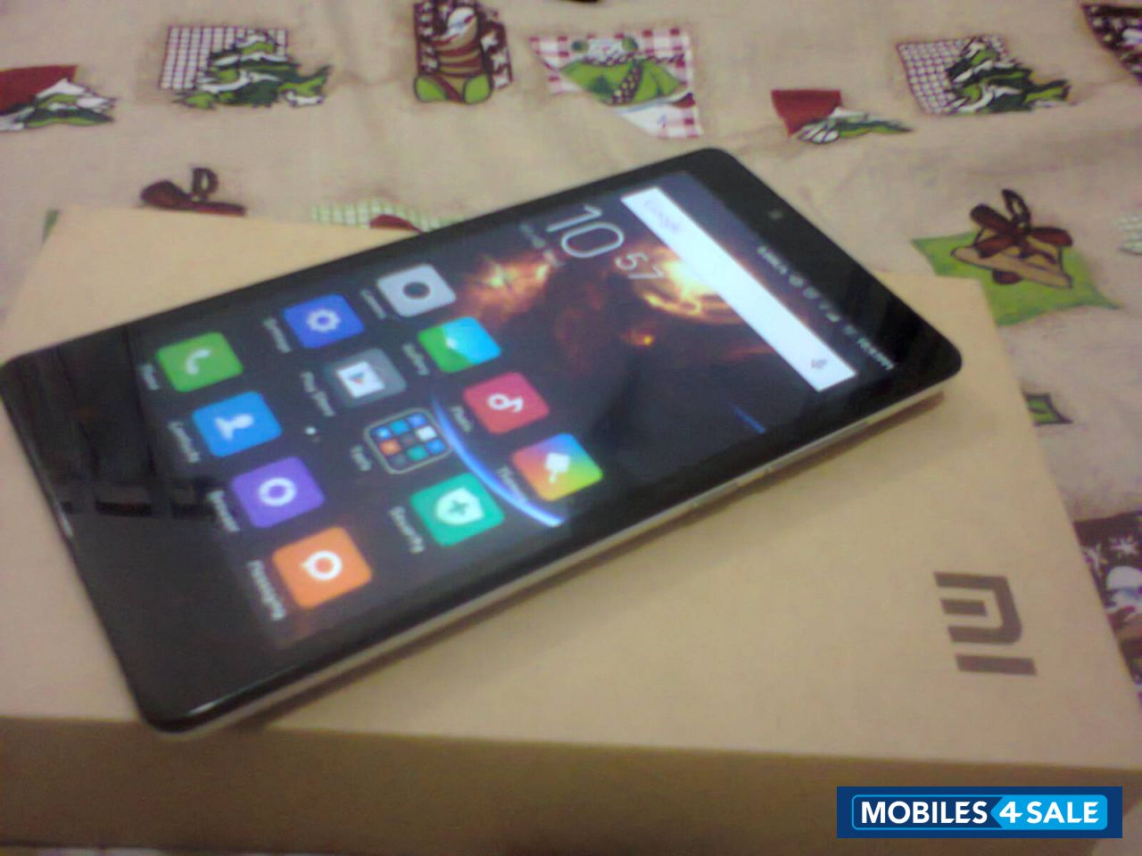 White Xiaomi Redmi Note