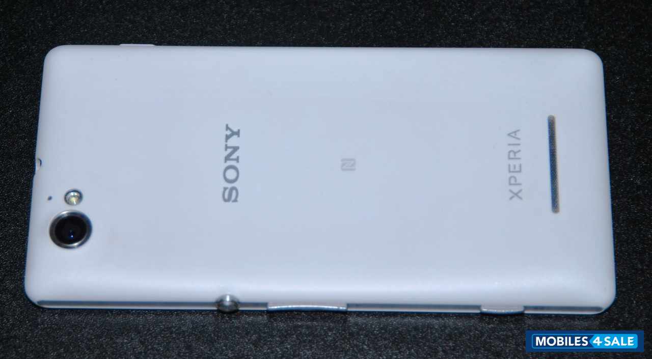 White Sony Xperia M