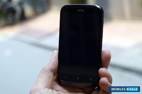 Black HTC Desire U