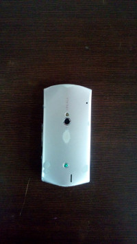 Silver Sony Ericsson Xperia neo V