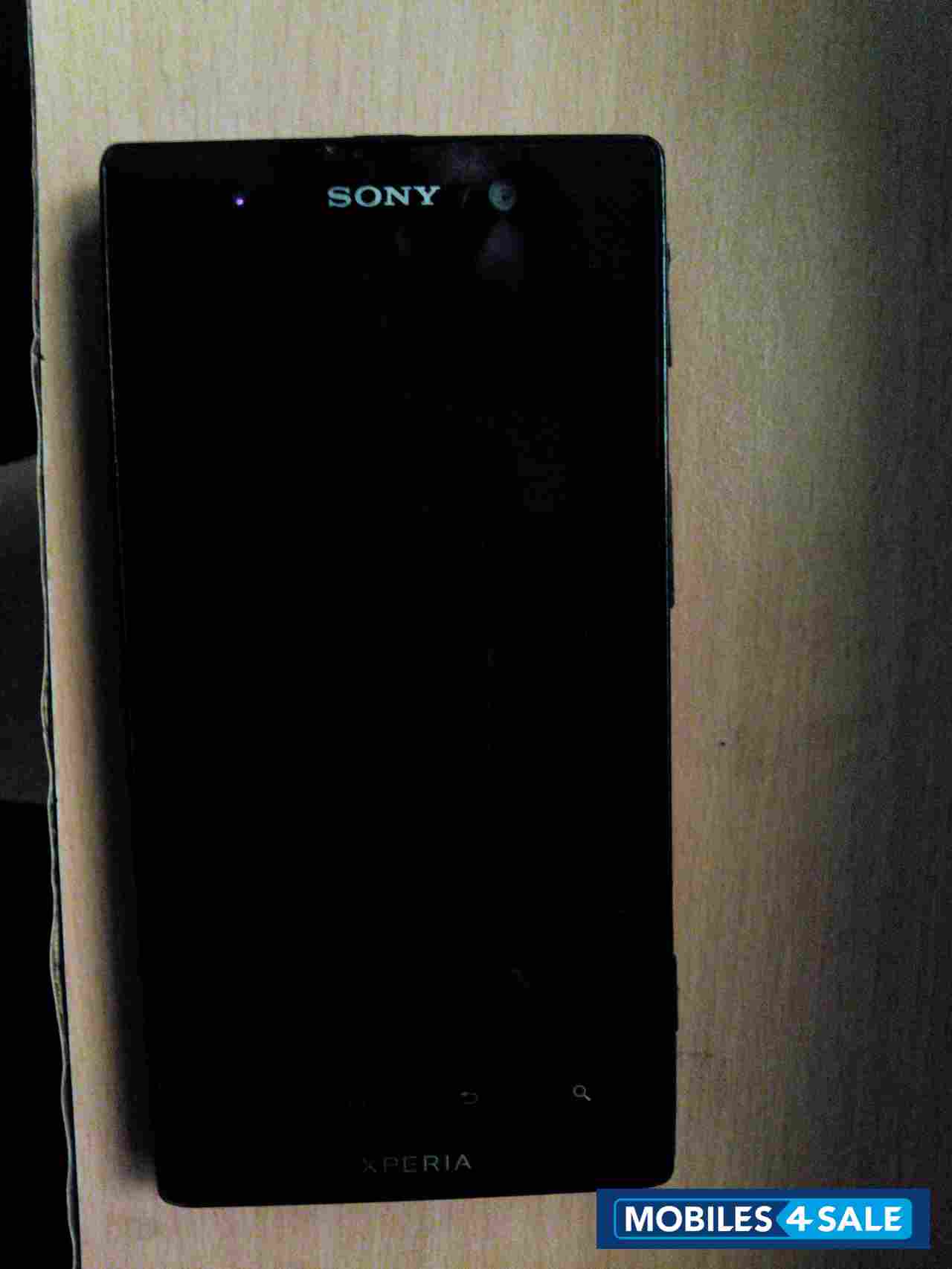 Black Sony Xperia ion