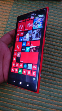 Red Nokia Lumia 1520