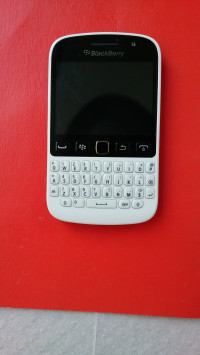 White BlackBerry 9720