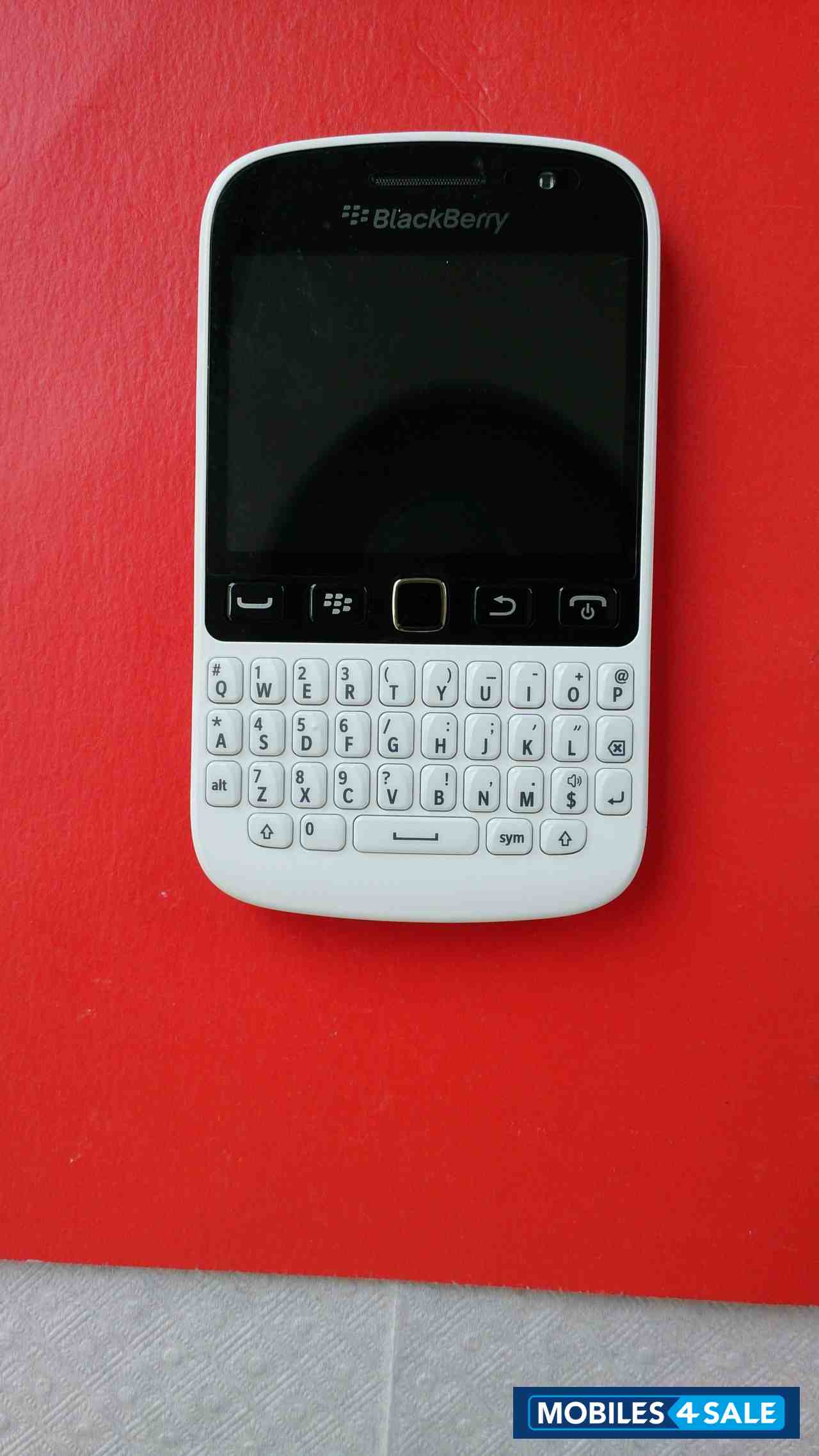 White BlackBerry 9720