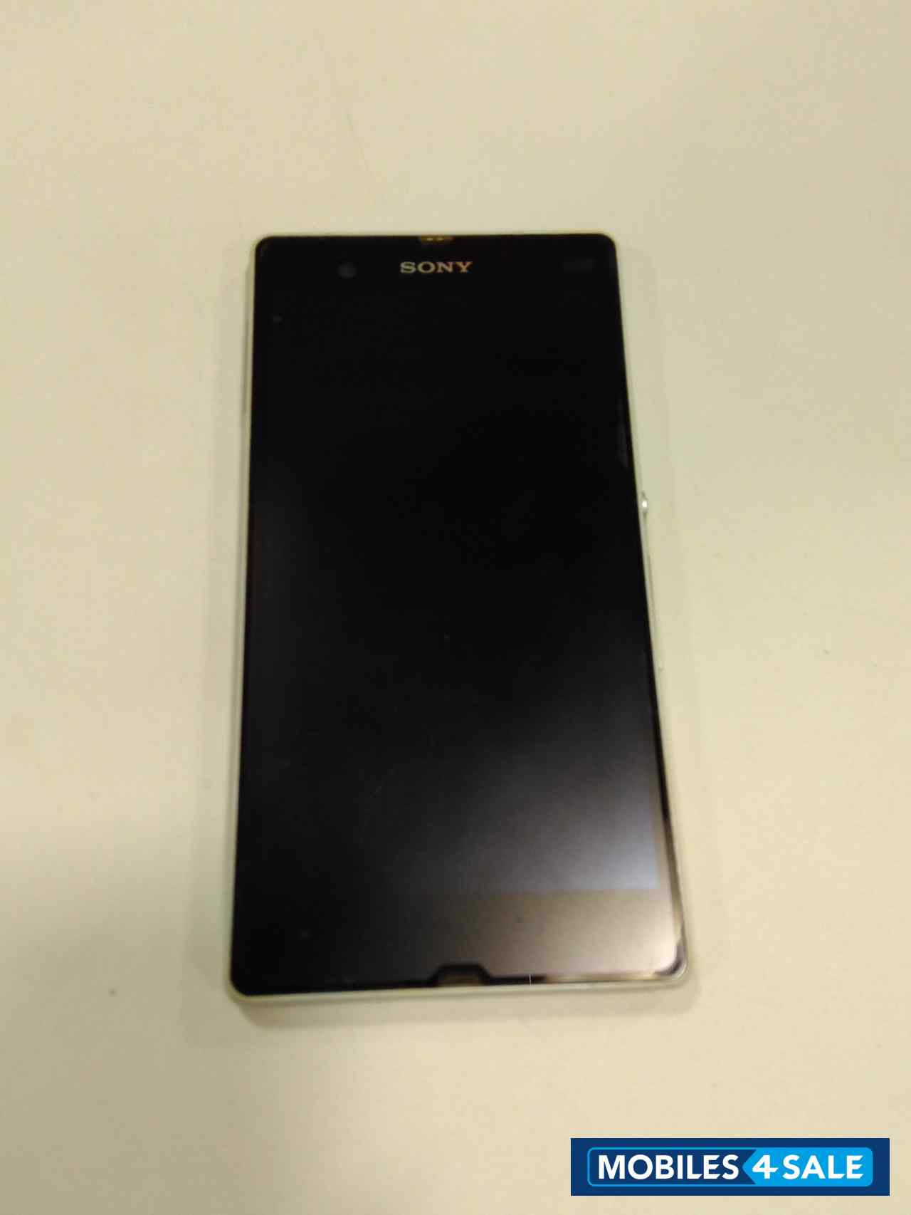 White Sony Xperia Z