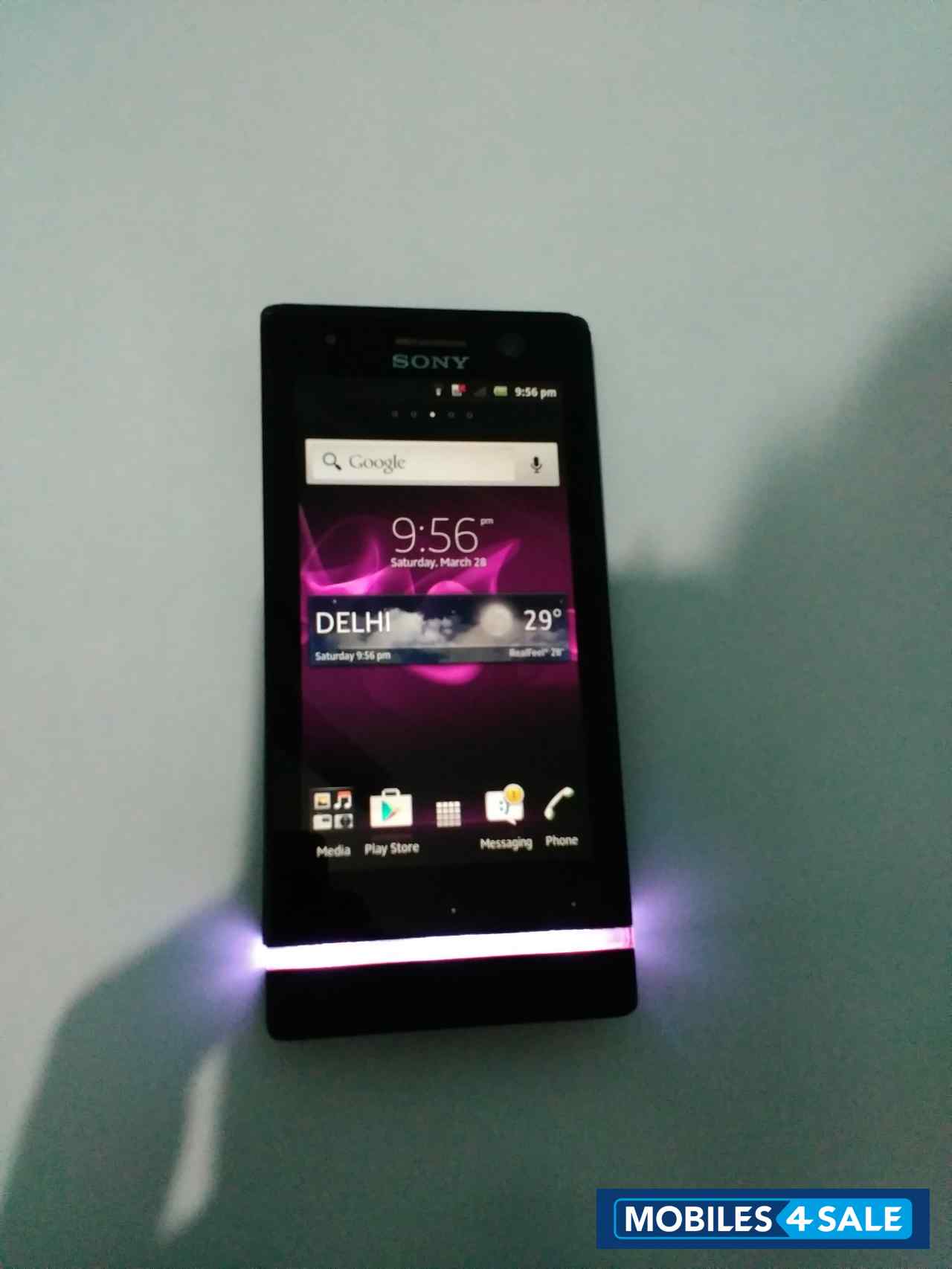 Black Sony Xperia U