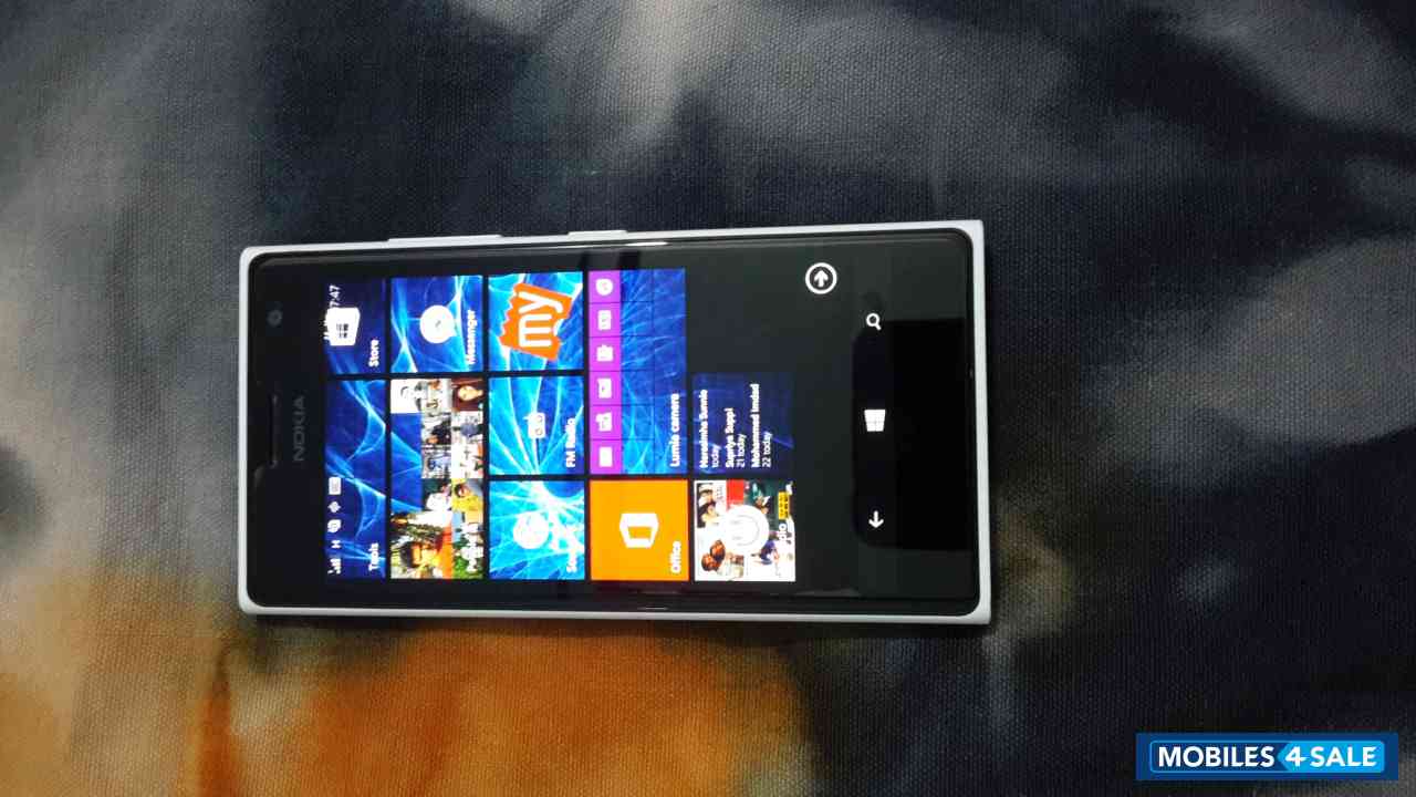 White Nokia Lumia 730