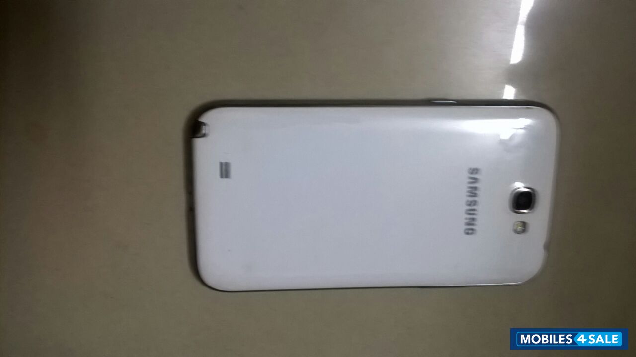 White Samsung Galaxy Note 2