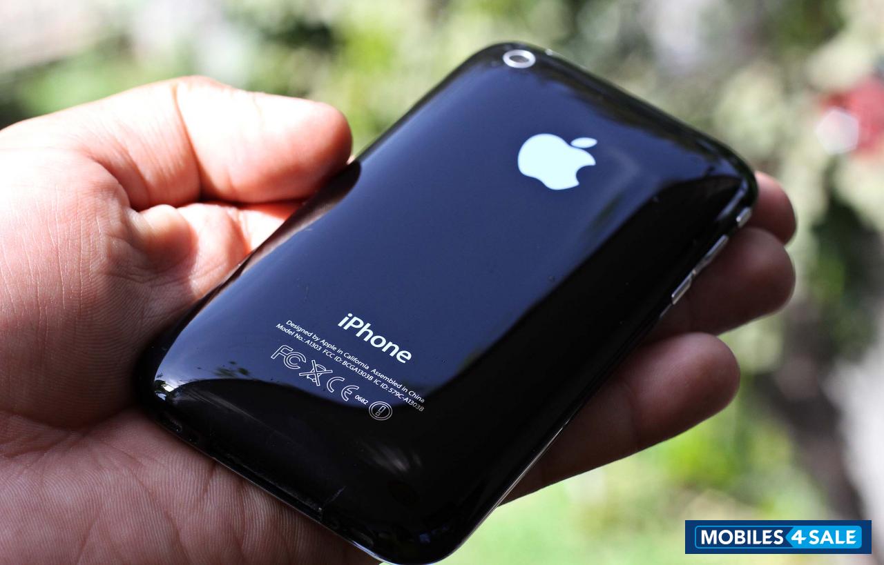 Black Apple iPhone 3GS