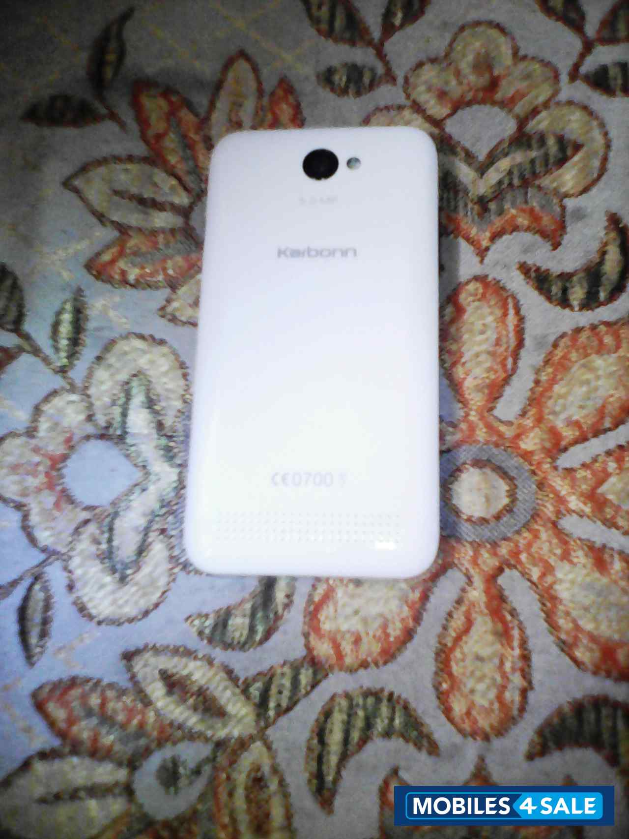 White Karbonn Titanium Wind W4