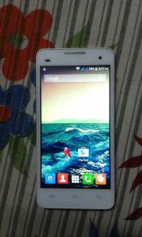 White Micromax Canvas HD Plus A190