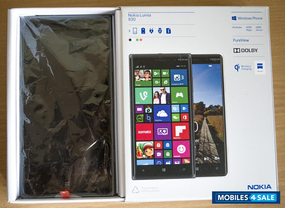 Black Nokia Lumia 830