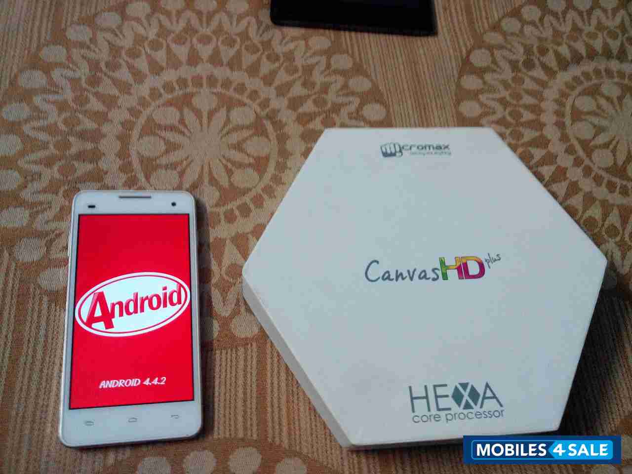 White Micromax Canvas HD Plus A190