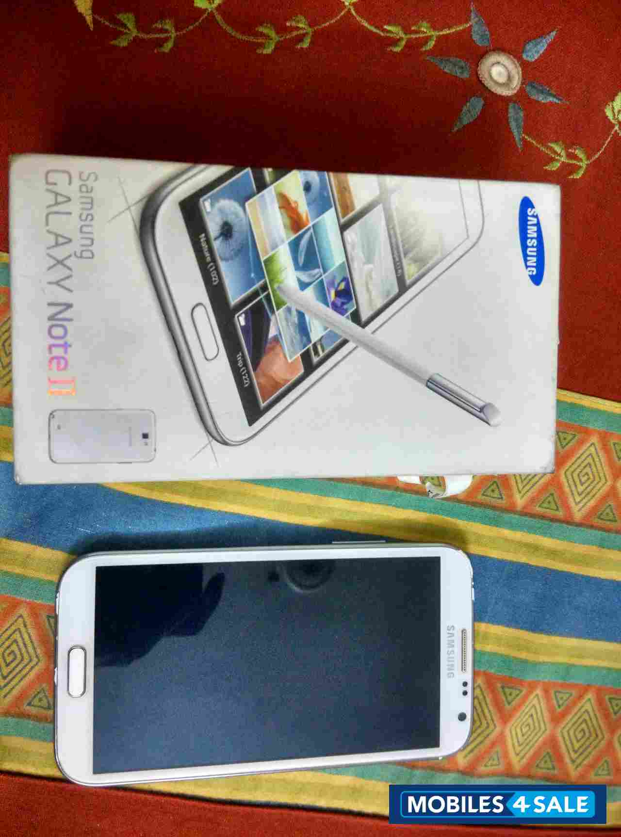 White Samsung Galaxy Note 2